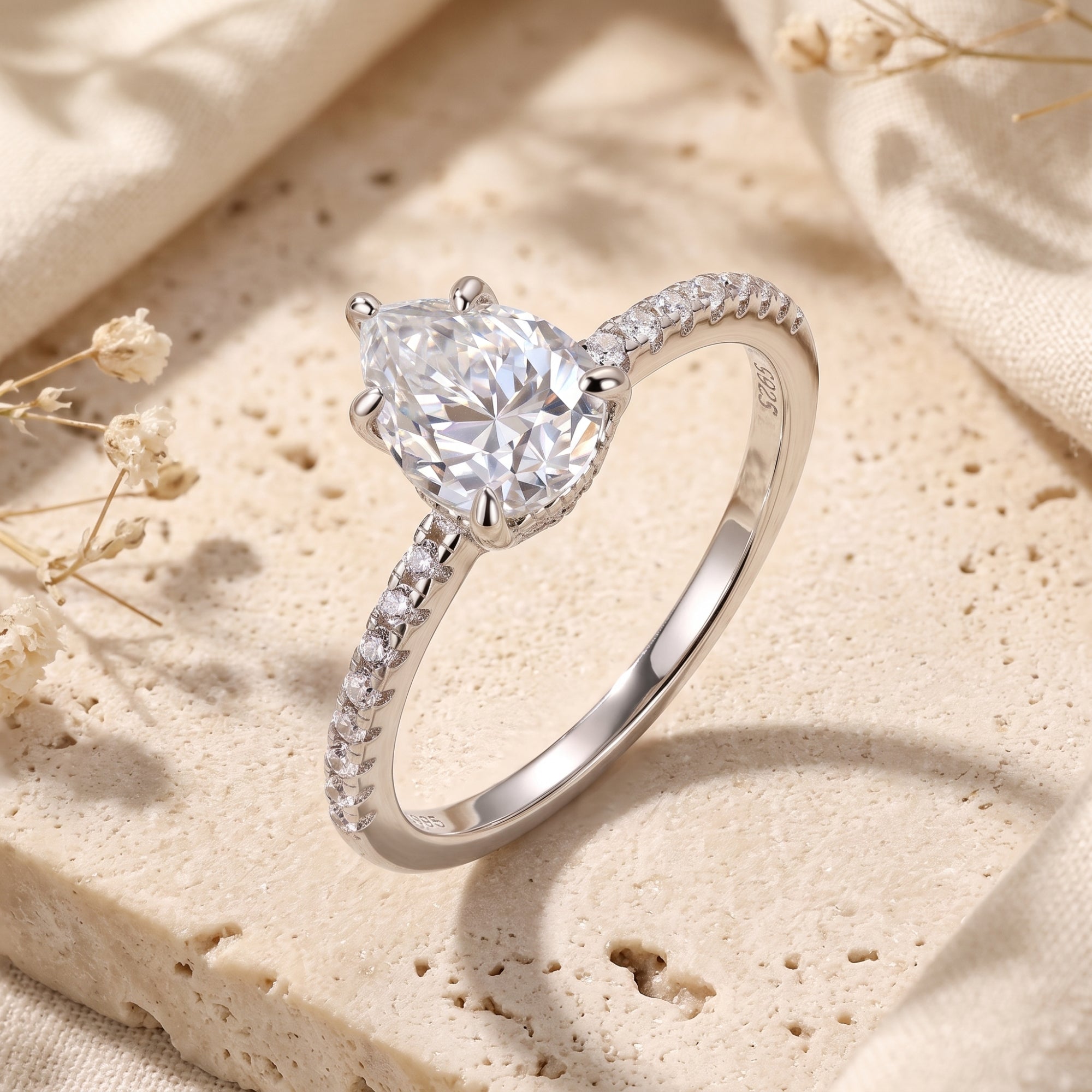 The Lunalise Ring