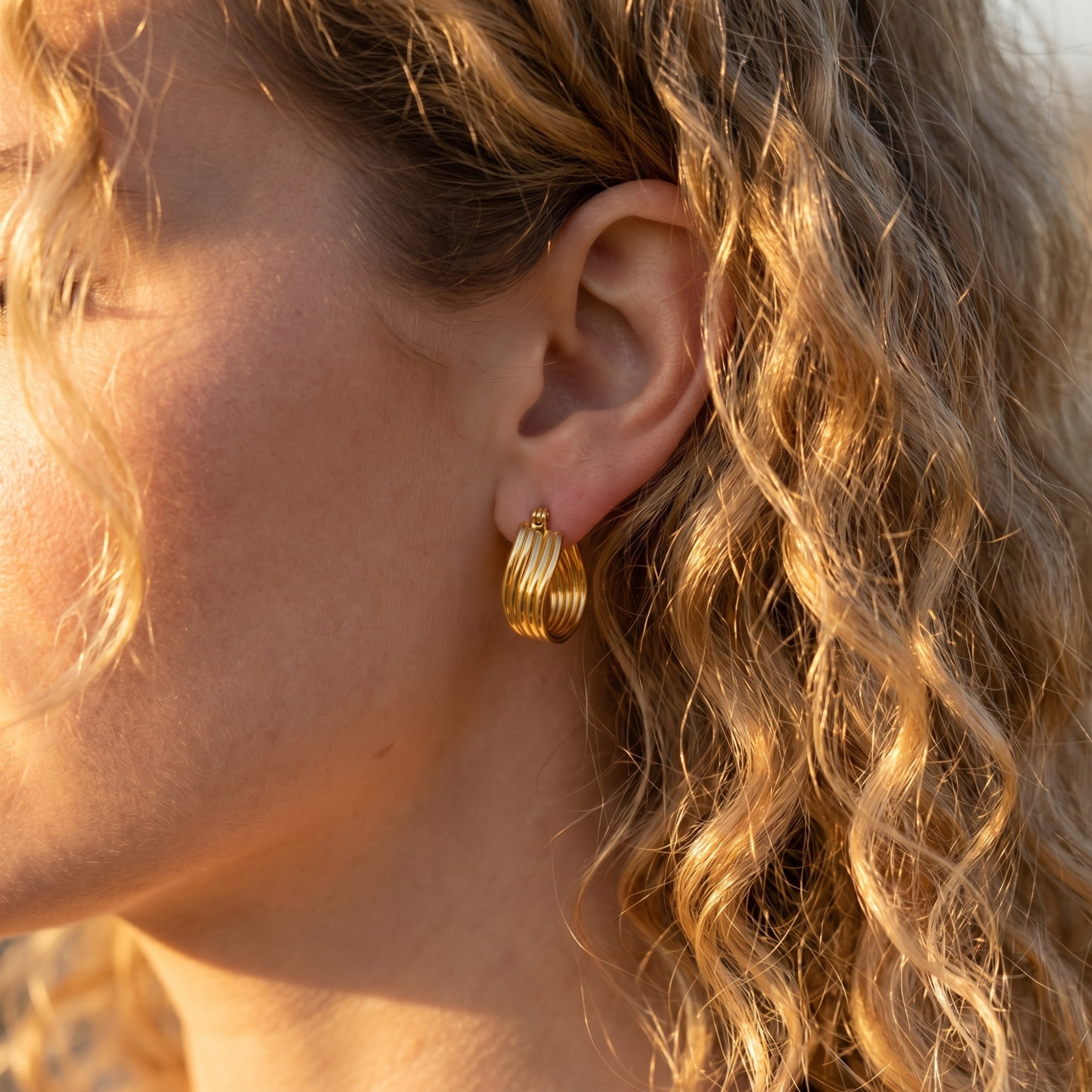 The Isolina Hoop Earrings