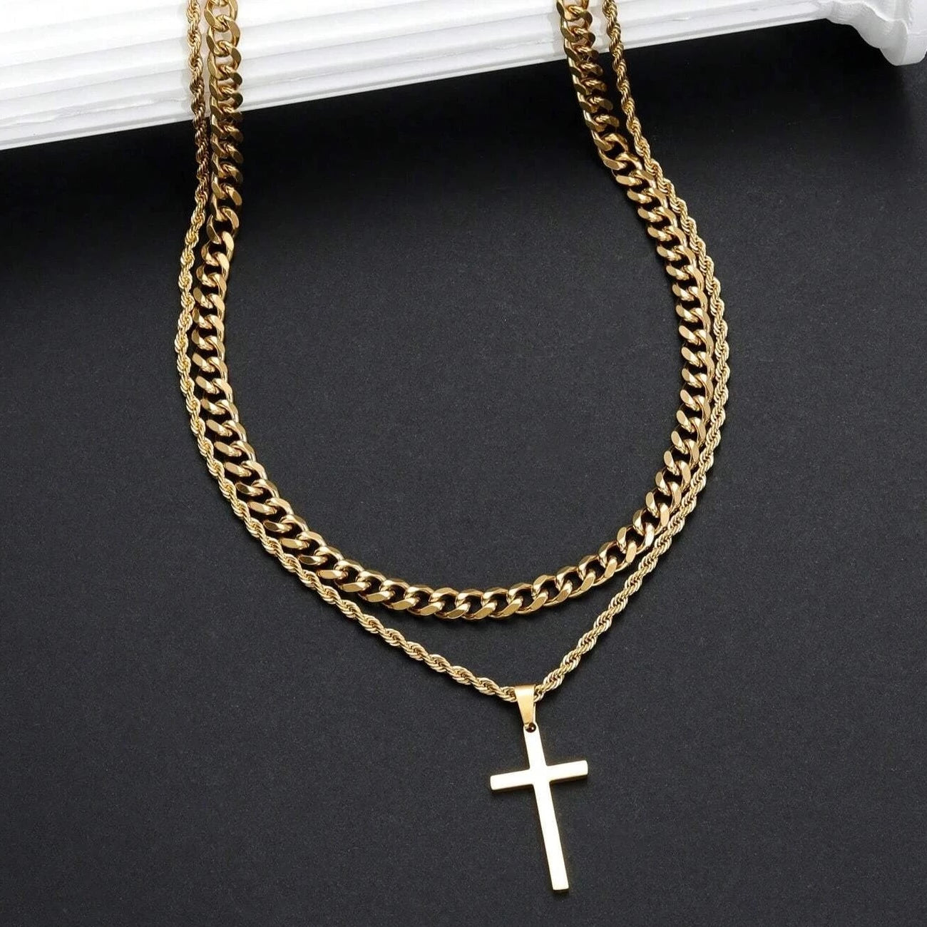 Collier Pendentif Croix Double Épaisseur Homme en Or 18K
