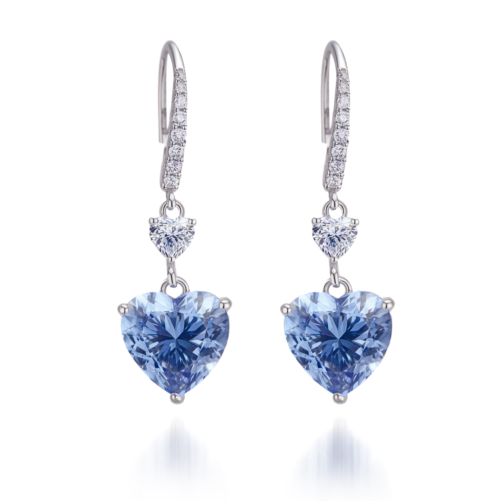 Boucles d'oreilles pendantes cœur taillé diamant bleu