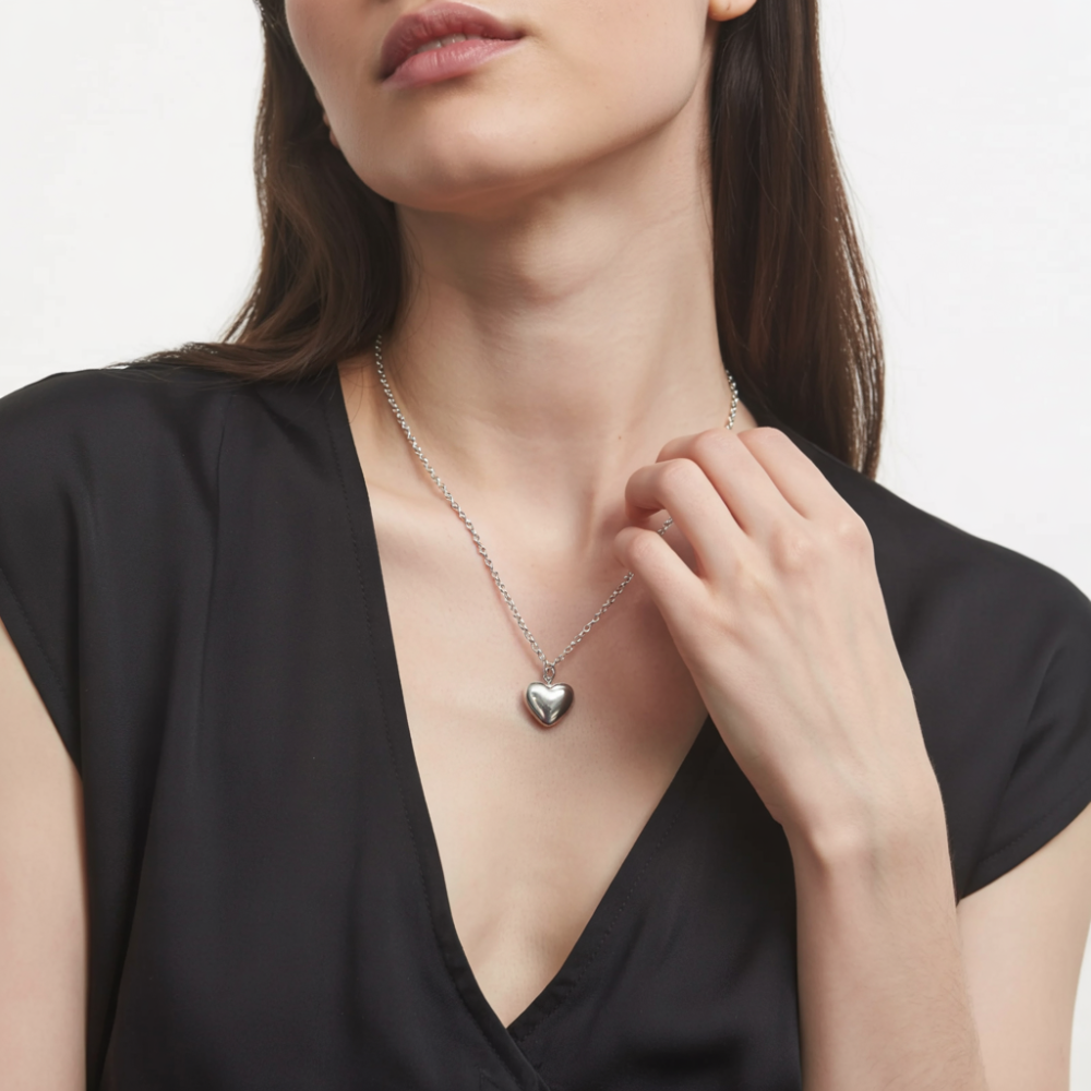 The Leva Silver Chunky Heart Necklace