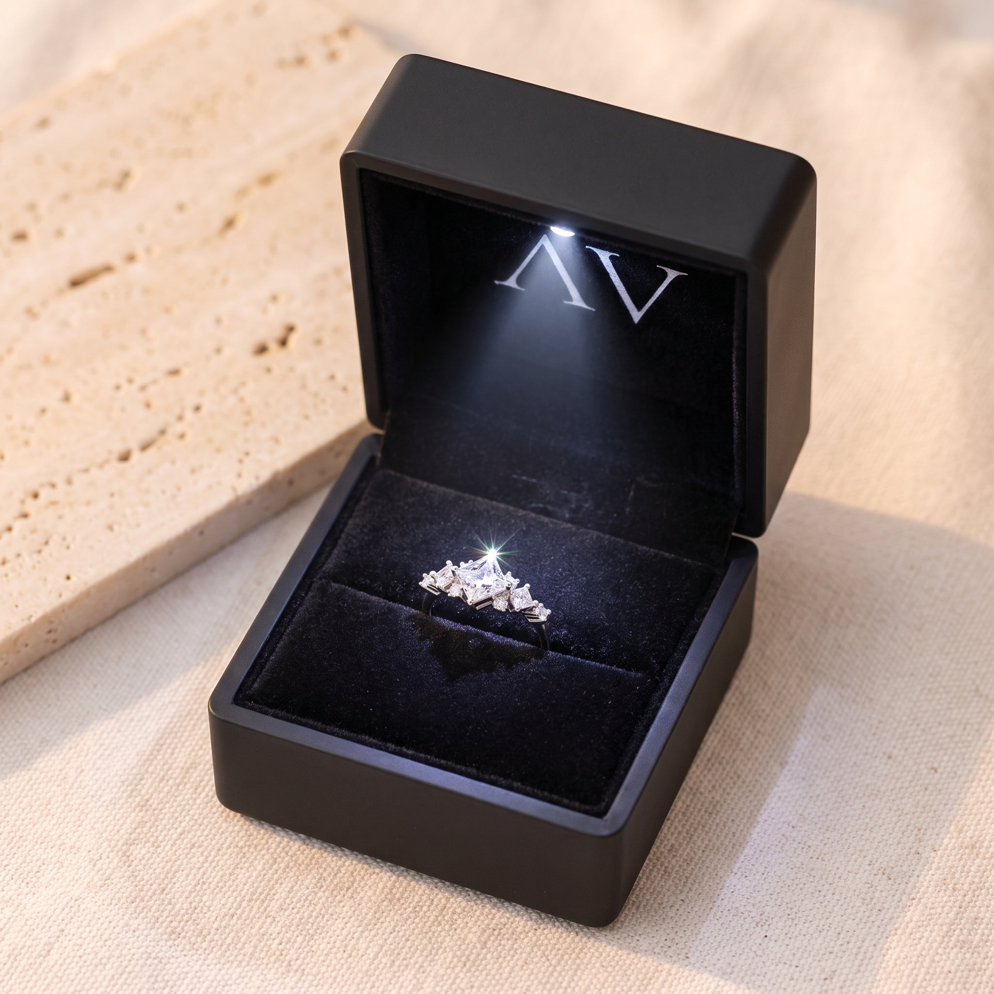 YLQ4565-rings - Premium LED Gift Box Presentation