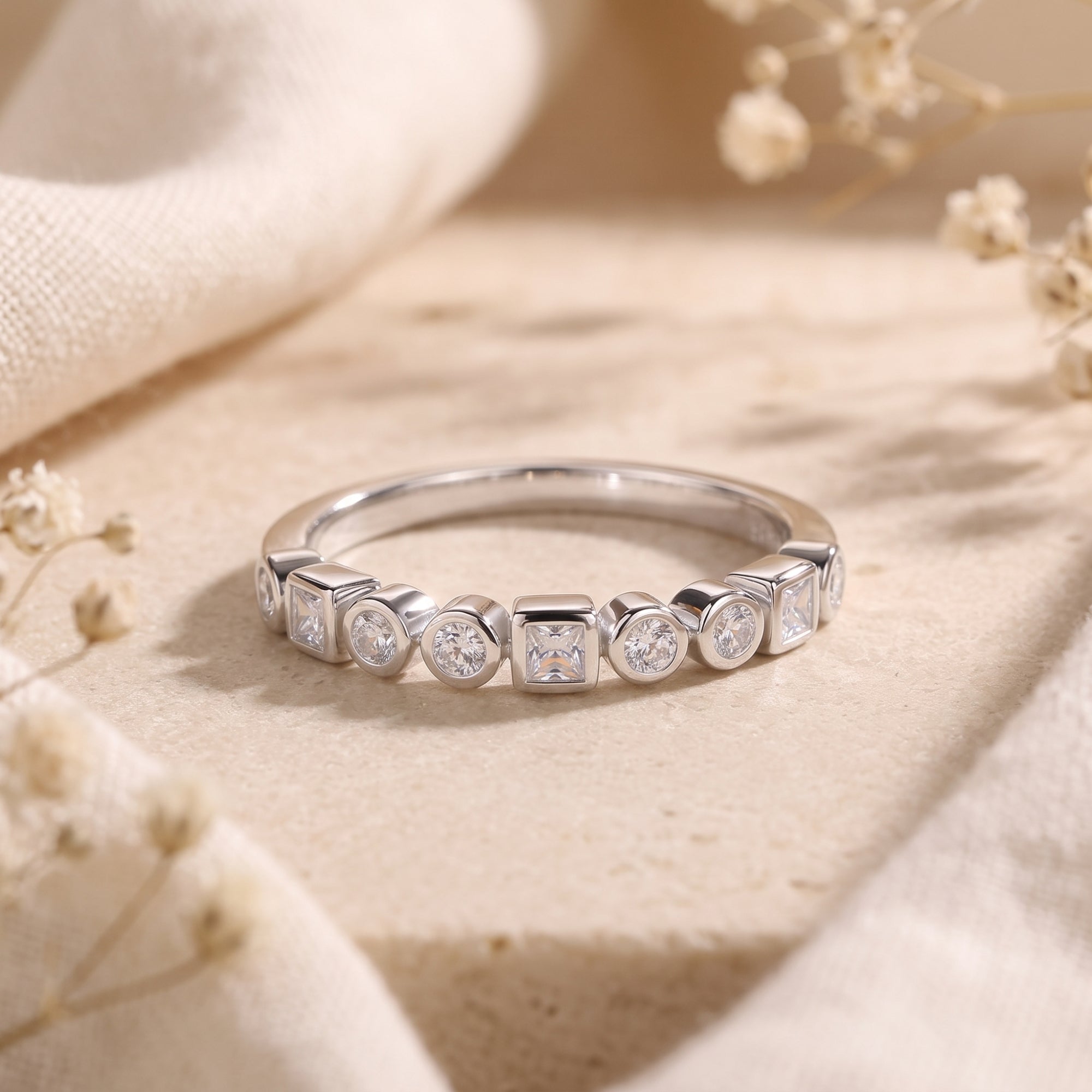 The Evelienne Ring