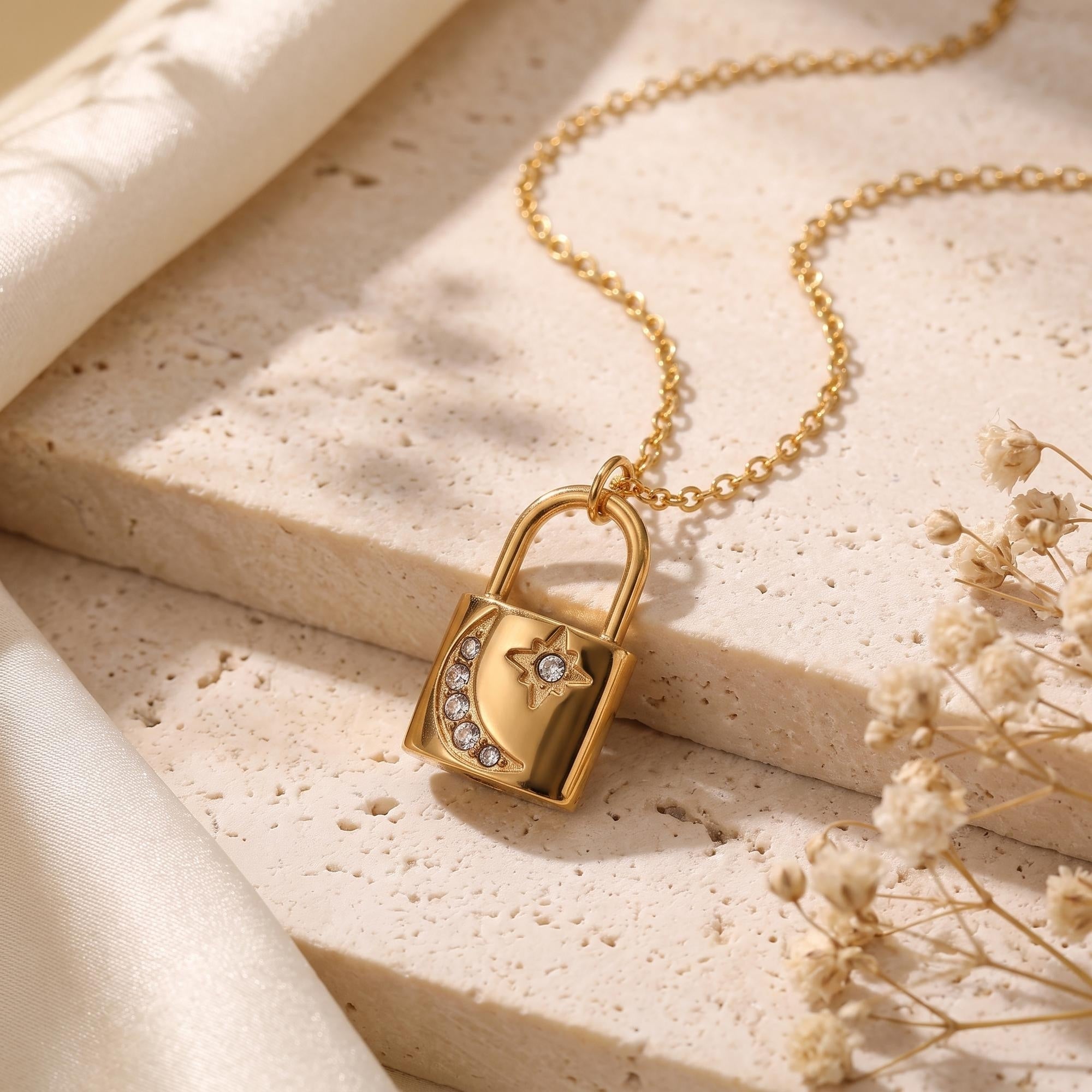 The Selenia Necklace