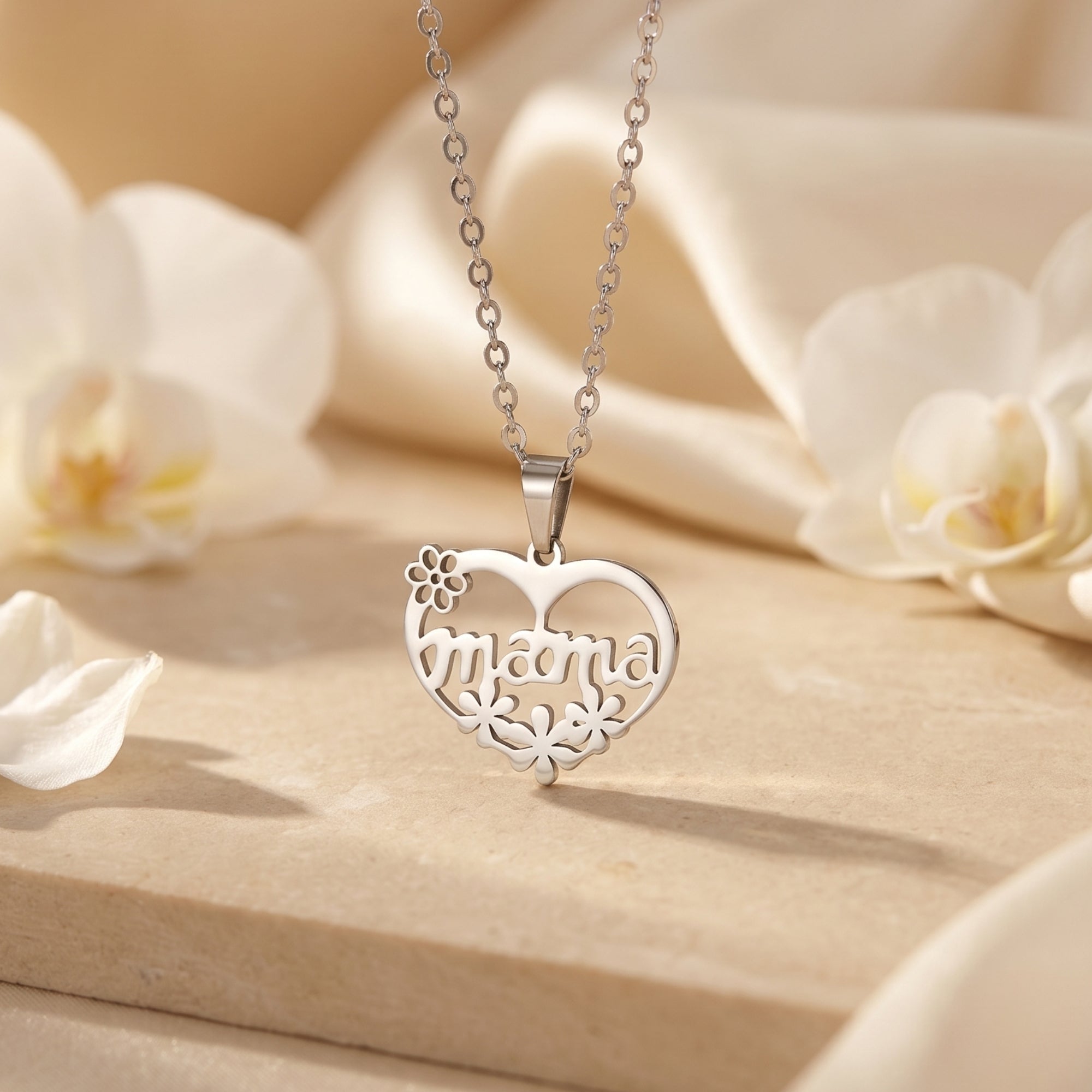 The Fleurisa Heart Necklace