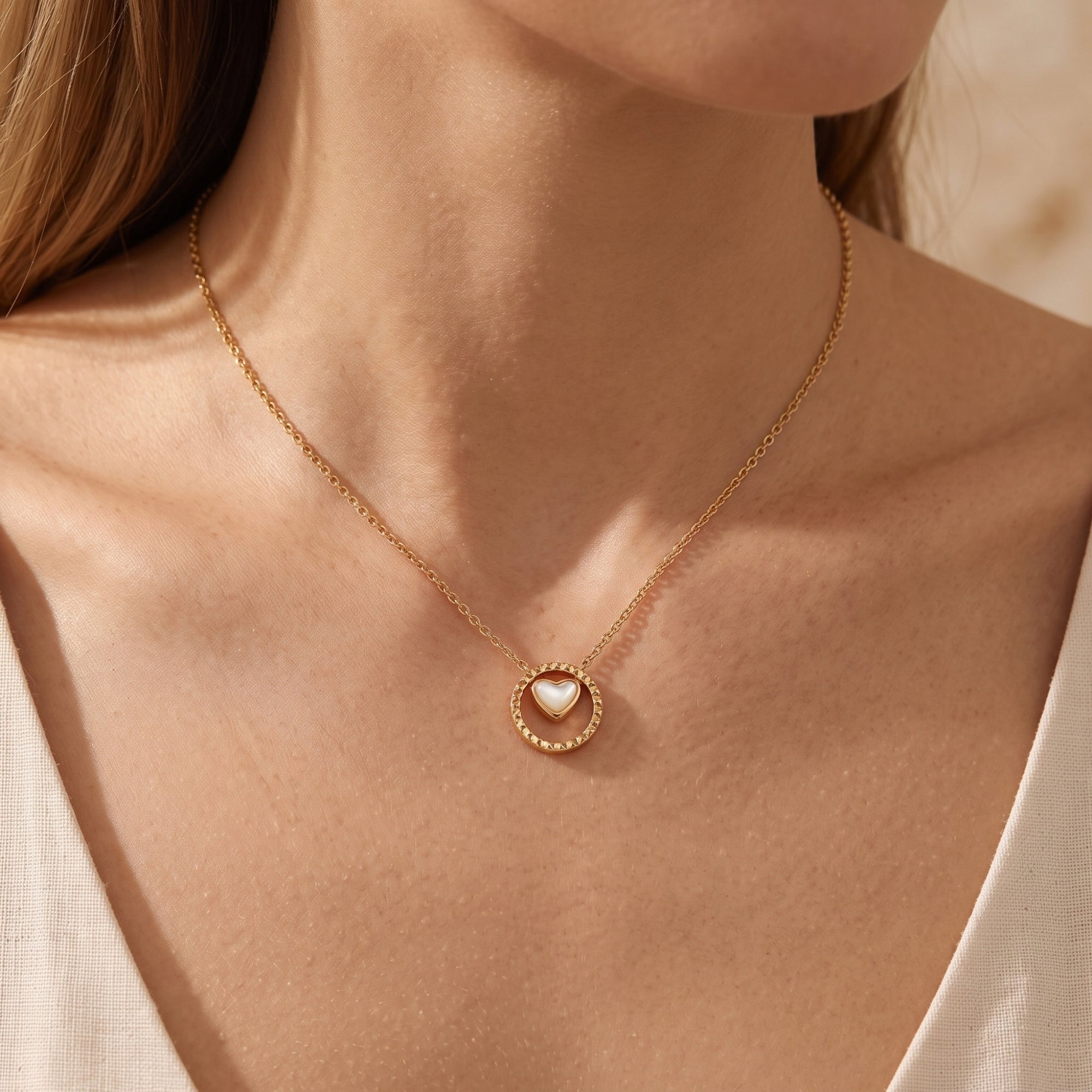 Le collier Rosetta en nacre