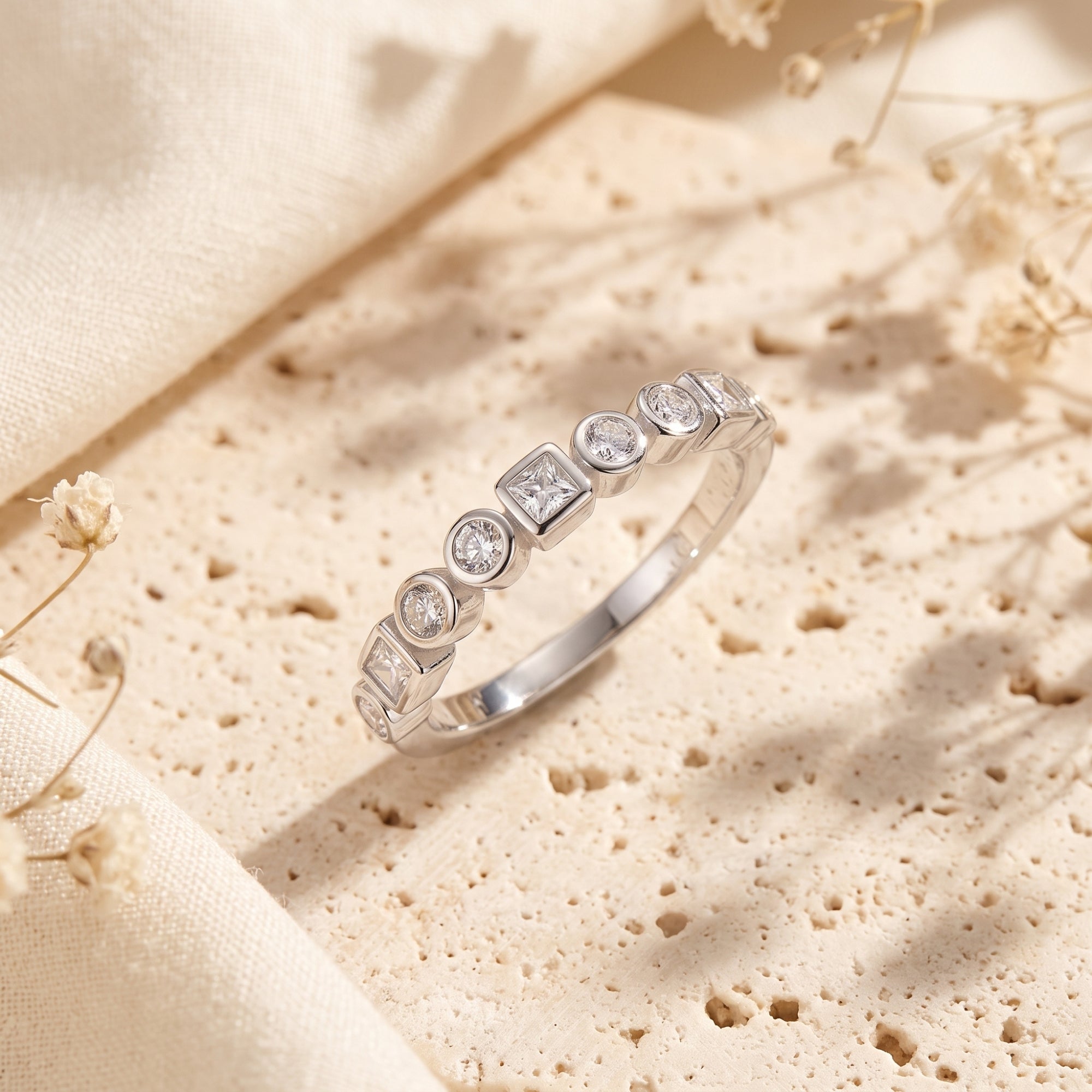 The Evelienne Ring