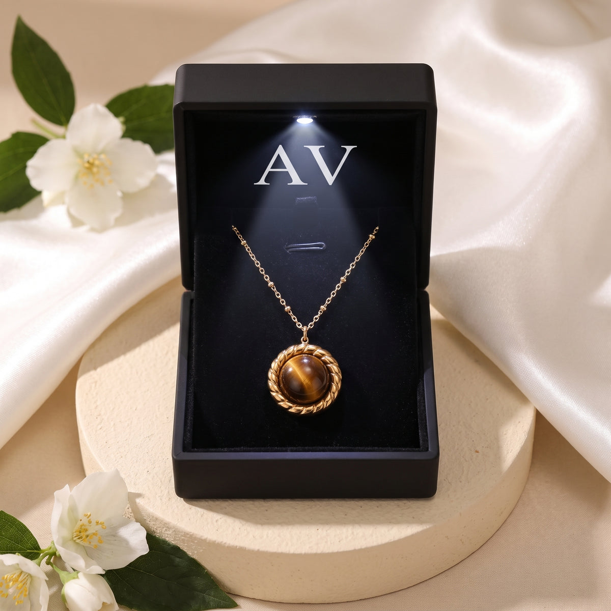YLQ49034-NECKLACE - Premium LED Gift Box Presentation
