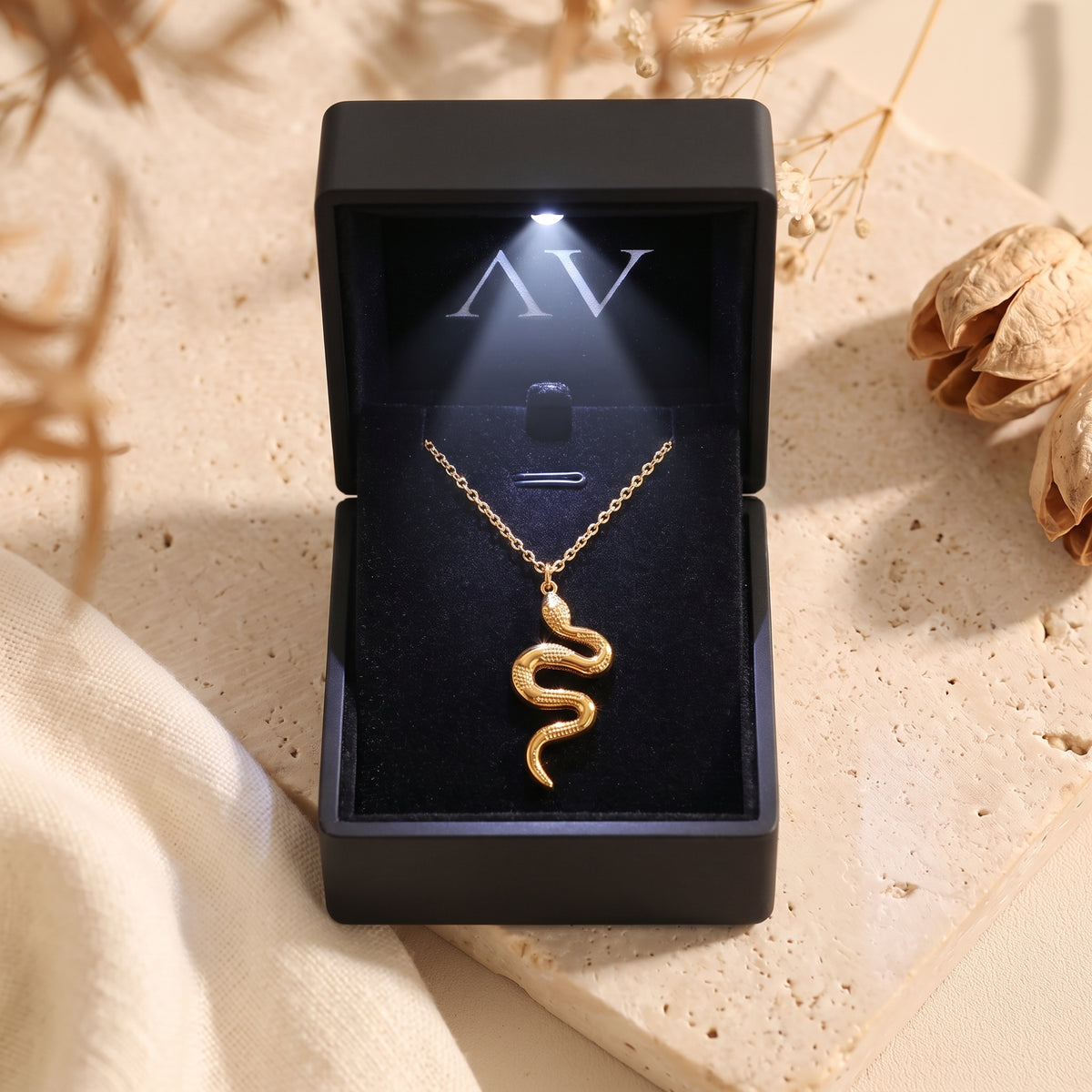 YLQ49118-NECKLACE - Premium LED Gift Box Presentation