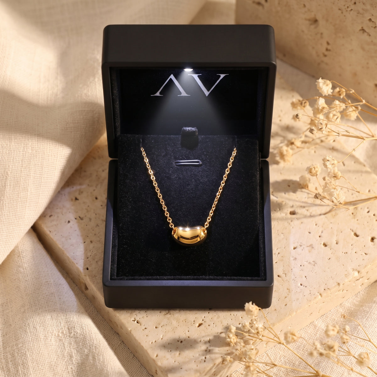 YLQ49141-NECKLACE - Premium LED Gift Box Presentation