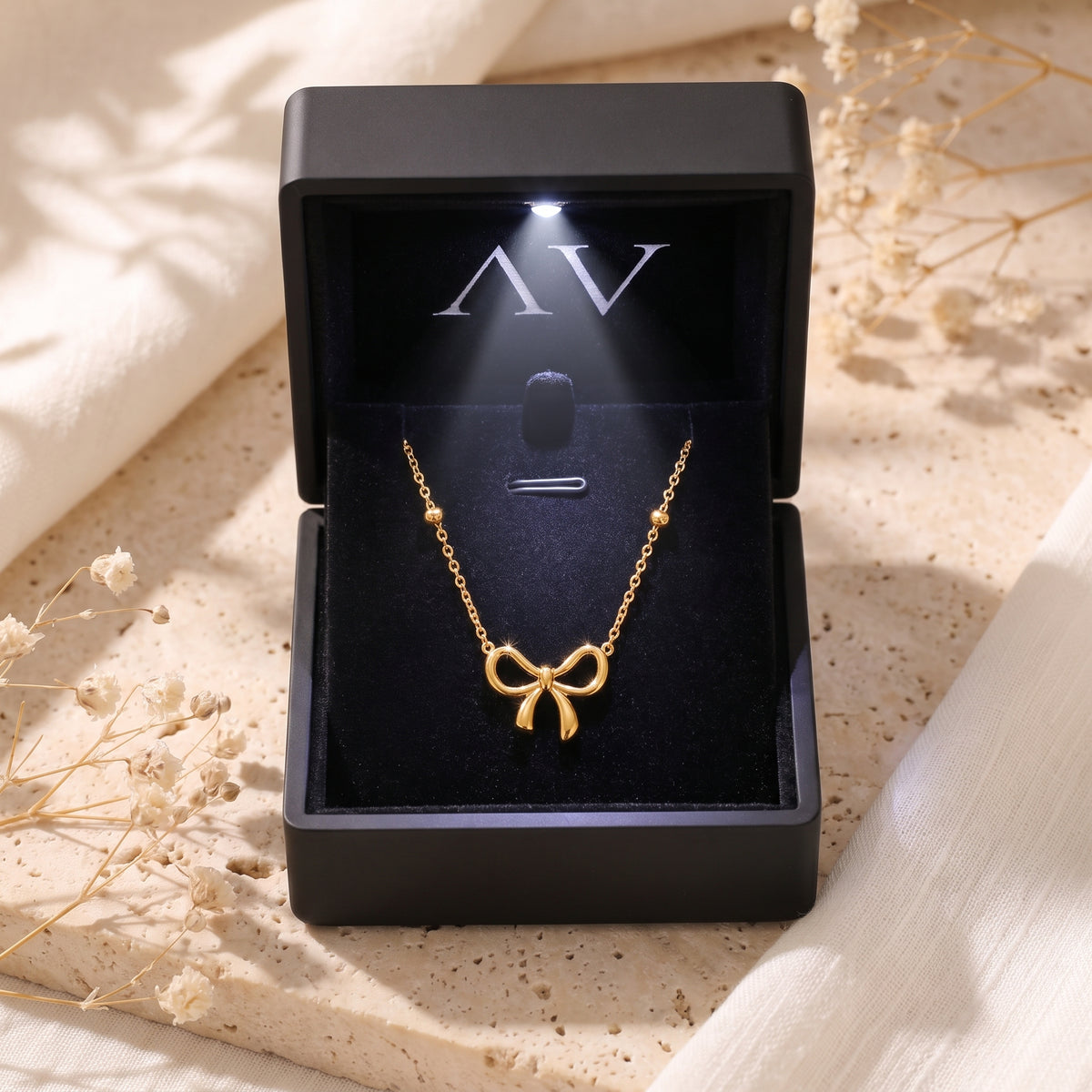 YLQ49147-NECKLACE - Premium LED Gift Box Presentation