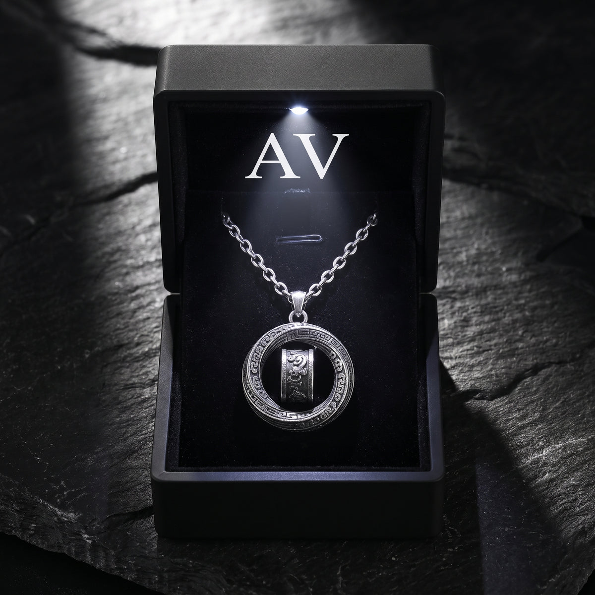 YLQ49930-Necklace - Premium LED Gift Box Presentation