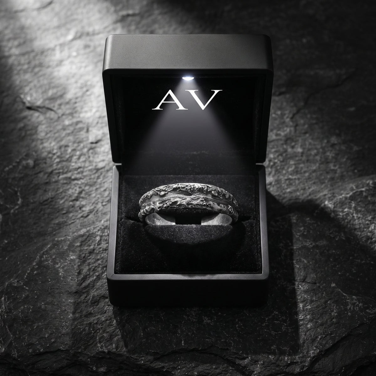 YLQ49981-rings - Premium LED Gift Box Presentation