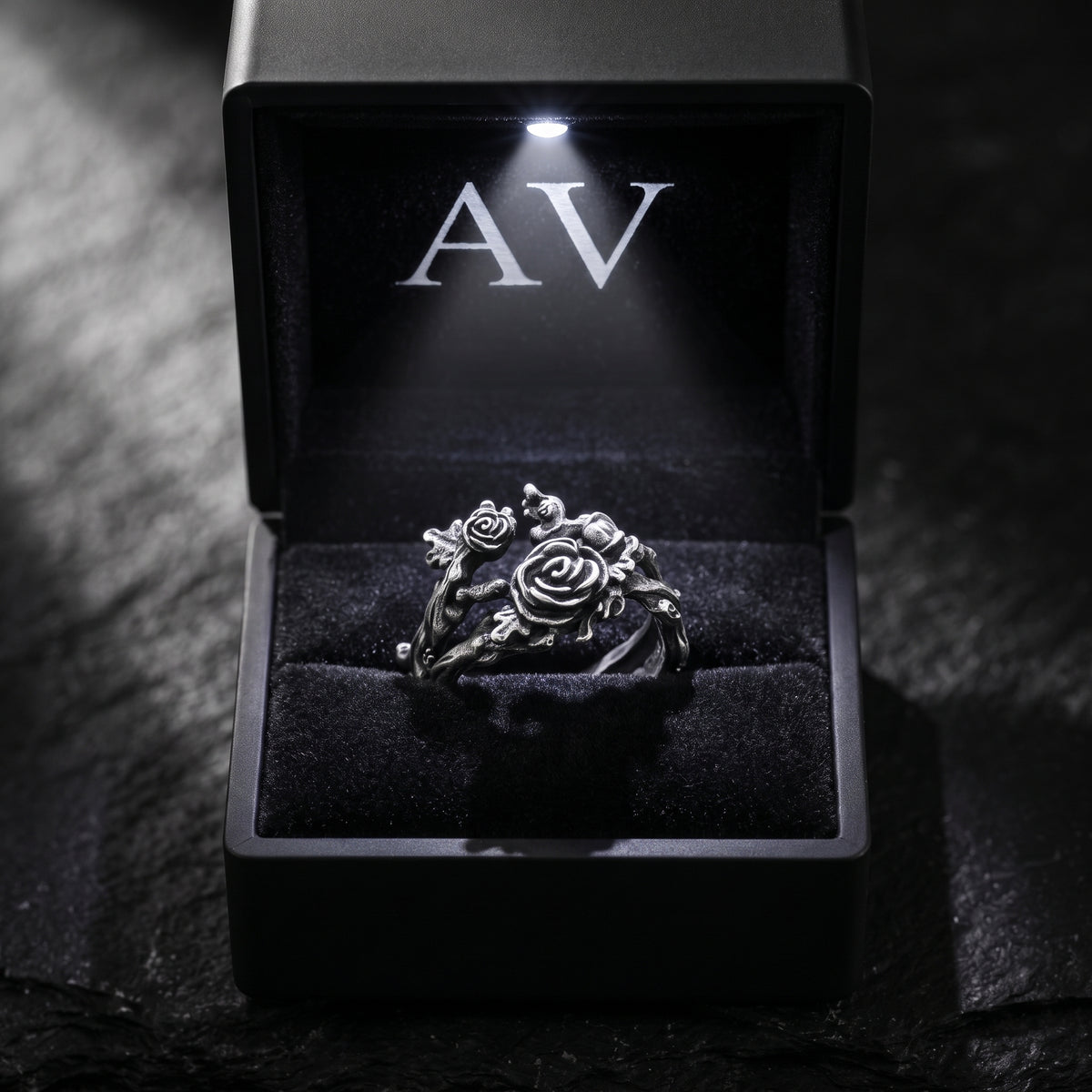 YLQ49999-rings - Premium LED Gift Box Presentation