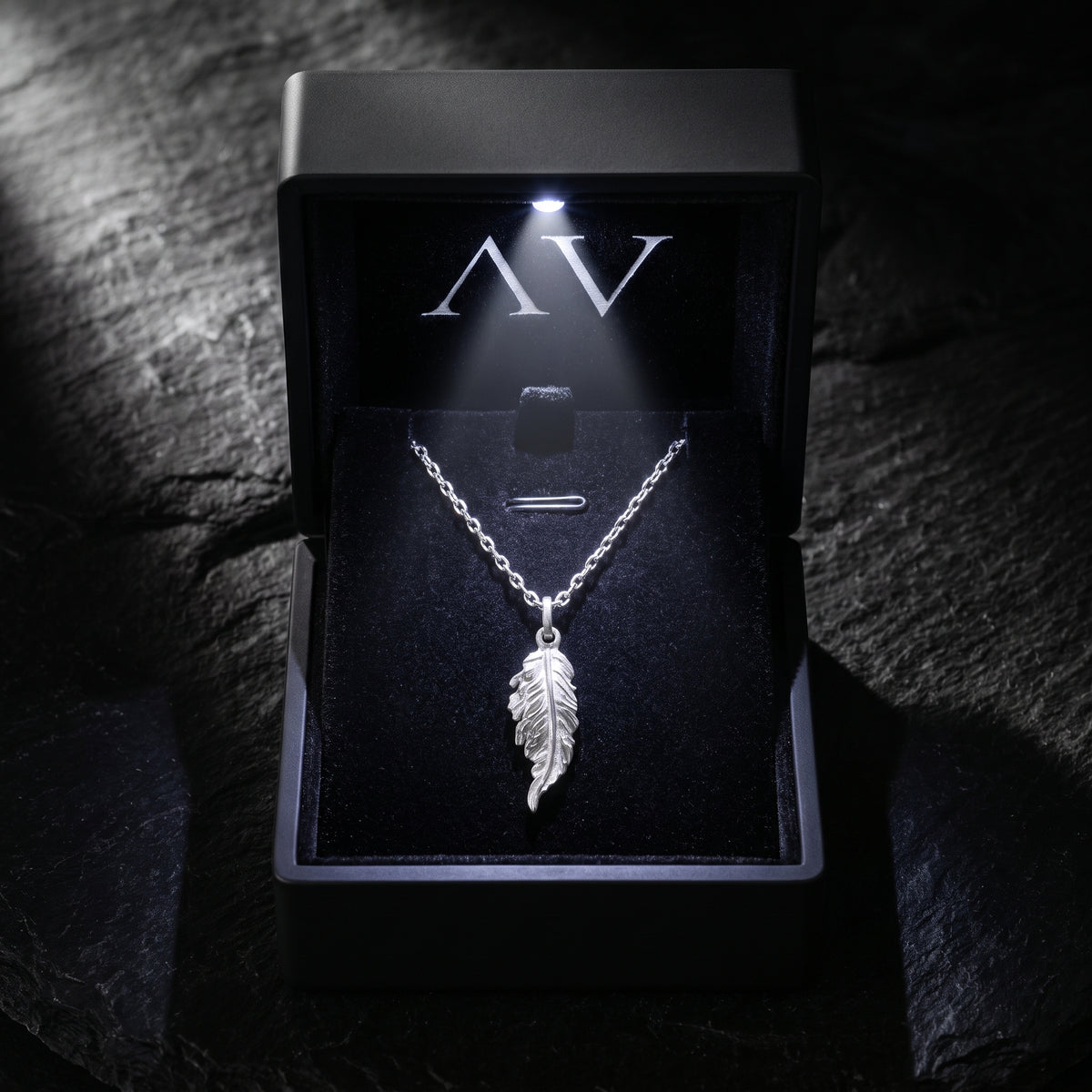 YLQ50116-Necklace - Premium LED Gift Box Presentation