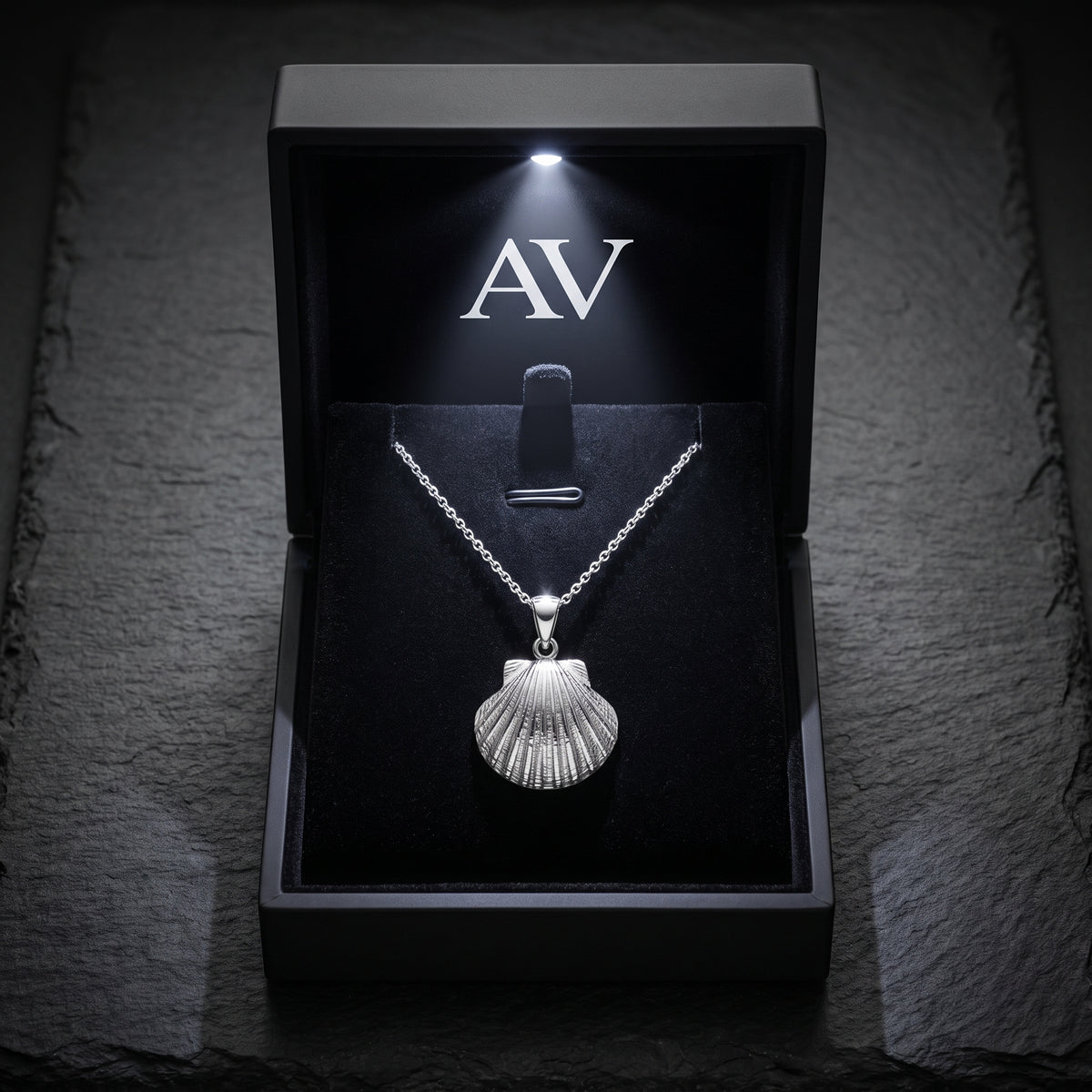 YLQ50129-Necklace - Premium LED Gift Box Presentation