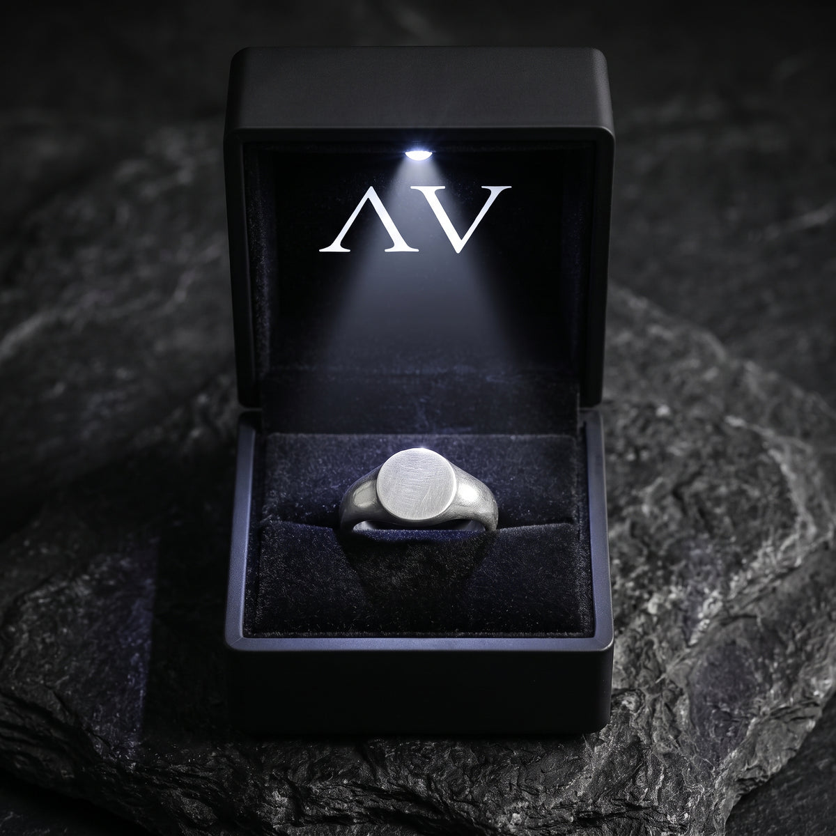 YLQ50146-rings - Premium LED Gift Box Presentation