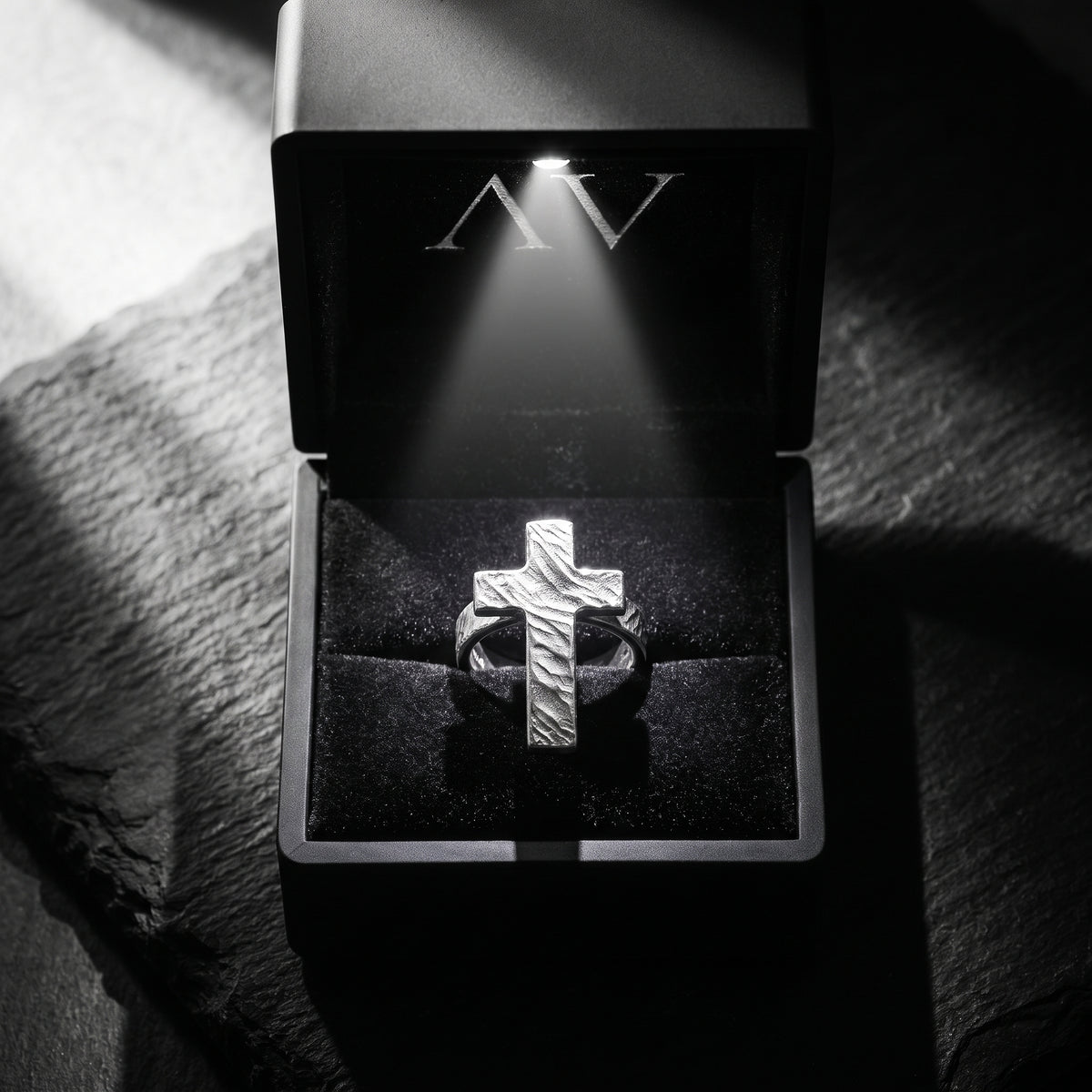 YLQ50155-rings - Premium LED Gift Box Presentation