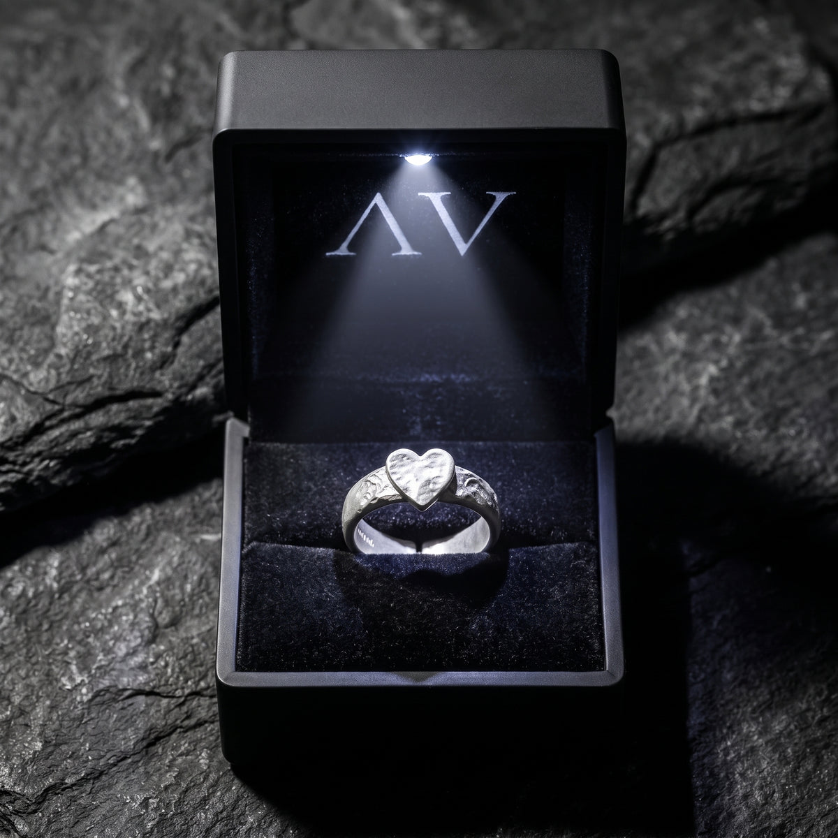 YLQ50176-rings - Premium LED Gift Box Presentation