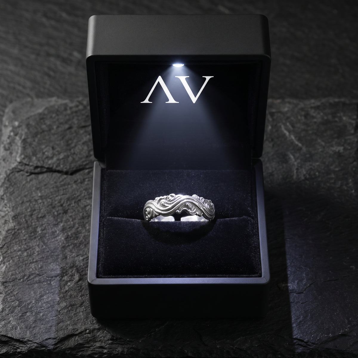 YLQ50179-rings - Premium LED Gift Box Presentation