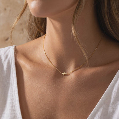 YLQ49189-NECKLACE lifestyle video