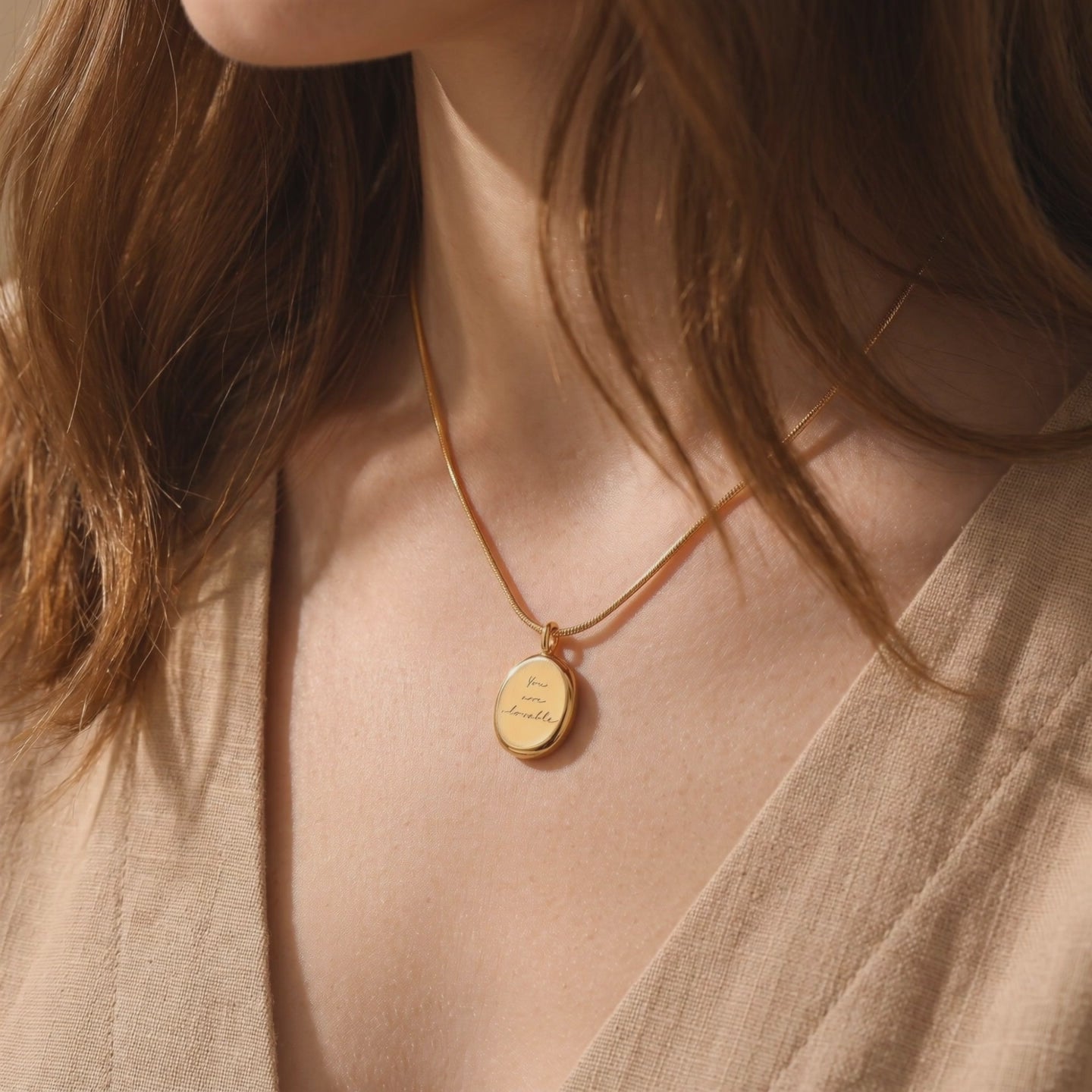 YLQ49356-NECKLACE lifestyle video