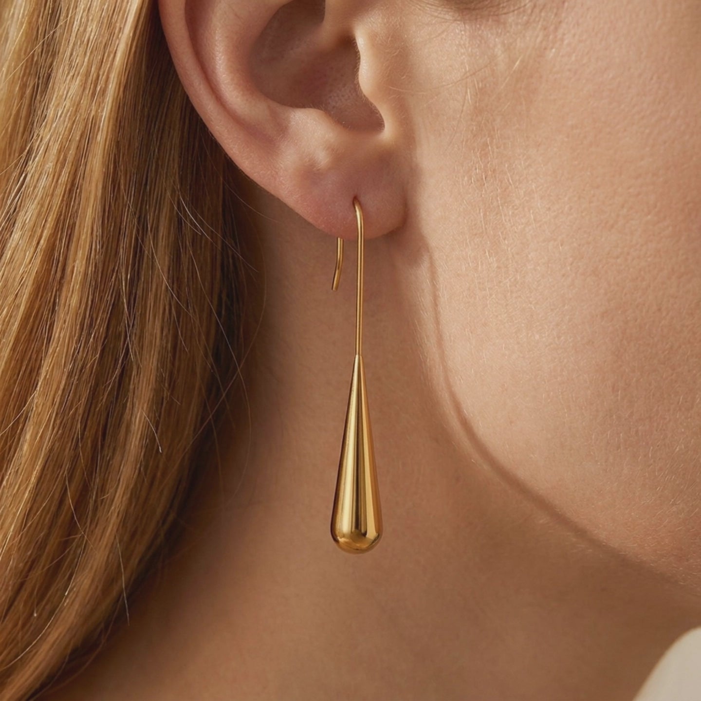 YLQ49207-earrings lifestyle video