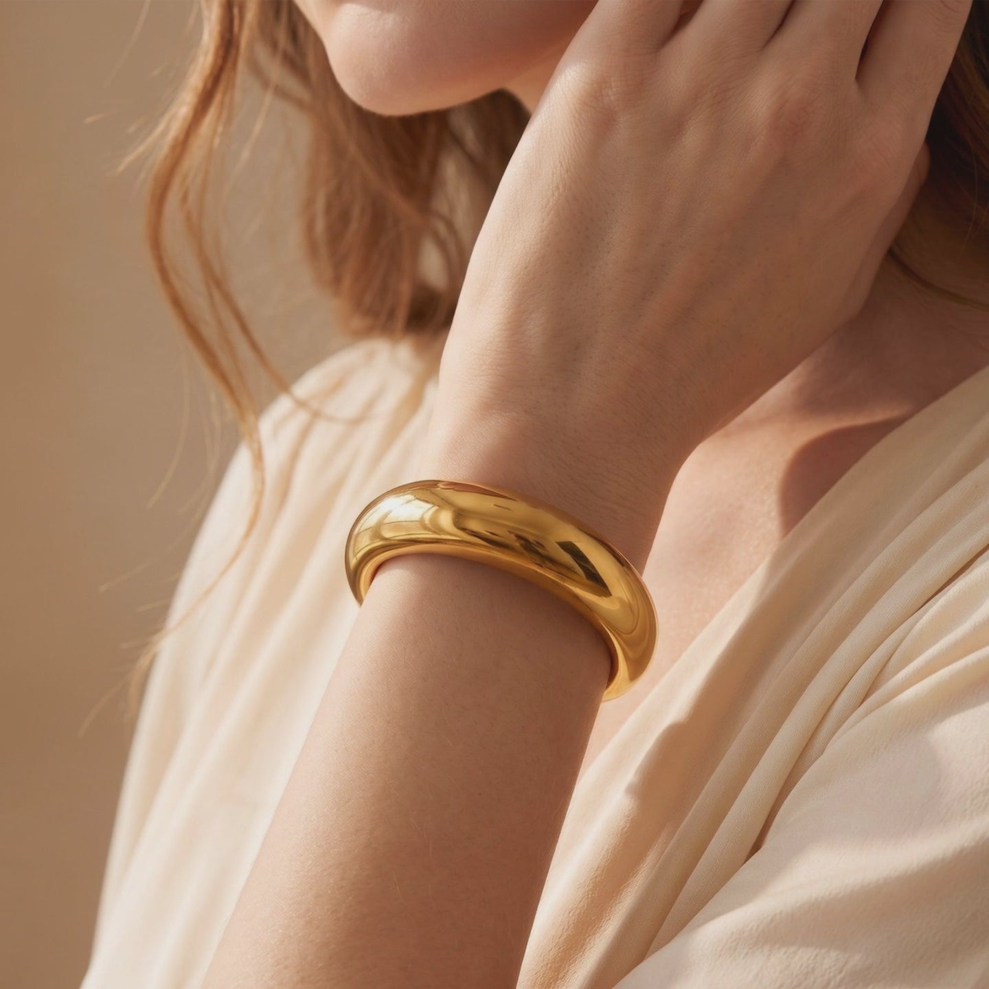 YLQ49436-bracelet lifestyle video